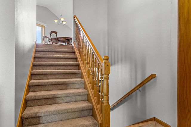 21563 Wolfe Run LANE, Galesville, WI 54630