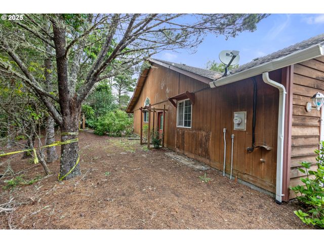 4929 CLOUDCROFT Ln, Florence, OR 97439
