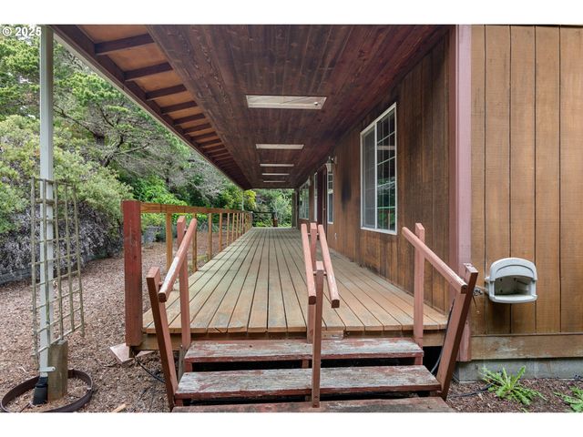 4929 CLOUDCROFT Ln, Florence, OR 97439