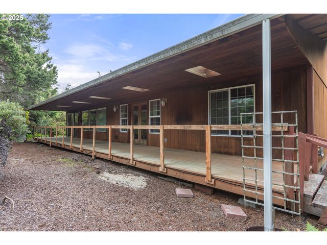 4929 CLOUDCROFT Ln, Florence, OR 97439