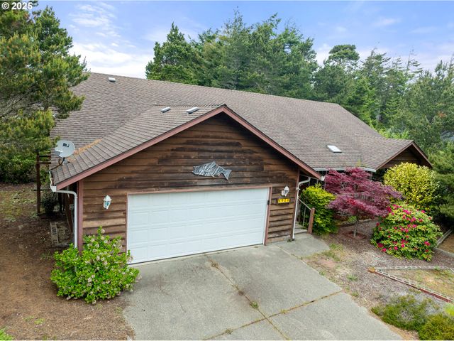 4929 CLOUDCROFT Ln, Florence, OR 97439