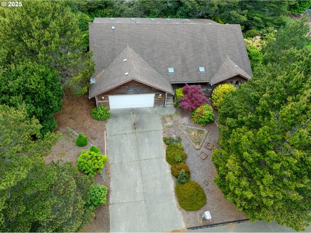 4929 CLOUDCROFT Ln, Florence, OR 97439