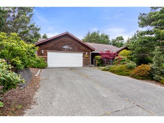 4929 CLOUDCROFT Ln, Florence, OR 97439