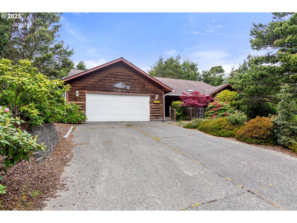 4929 CLOUDCROFT Ln, Florence, OR 97439