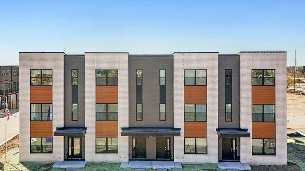 2224 Waters Edge Drive 1114, Schaumburg, IL 60173