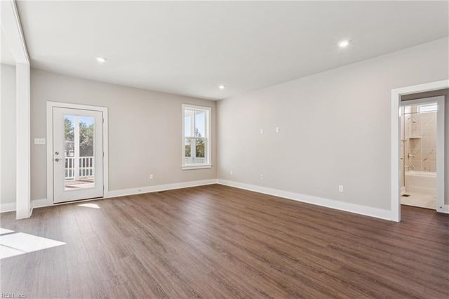 122 Robert Bruce RD, Poquoson, VA 23662