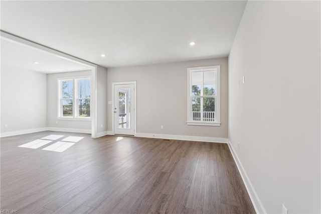 122 Robert Bruce RD, Poquoson, VA 23662