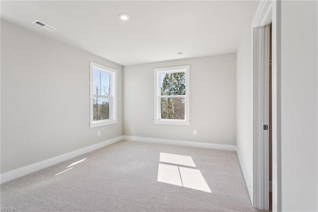 122 Robert Bruce RD, Poquoson, VA 23662