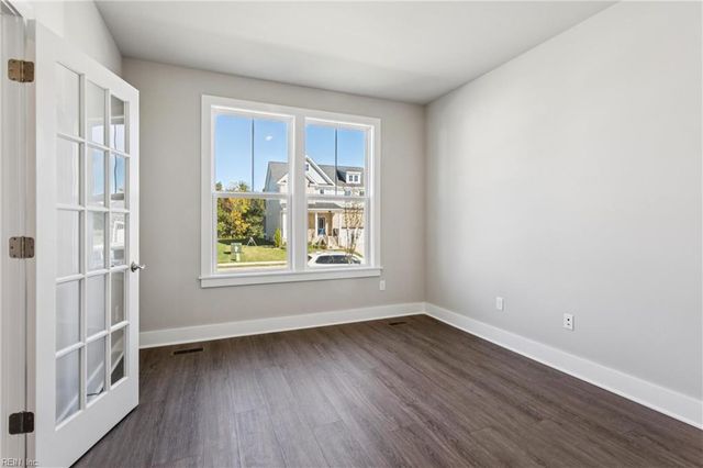 122 Robert Bruce RD, Poquoson, VA 23662