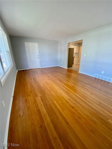 4101 Pershing Avenue, Parma, OH 44134