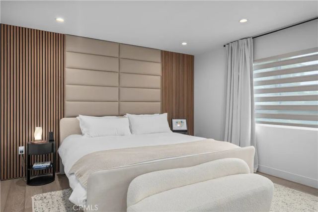 14157 Tiara Street 101, Sherman Oaks, CA 91401