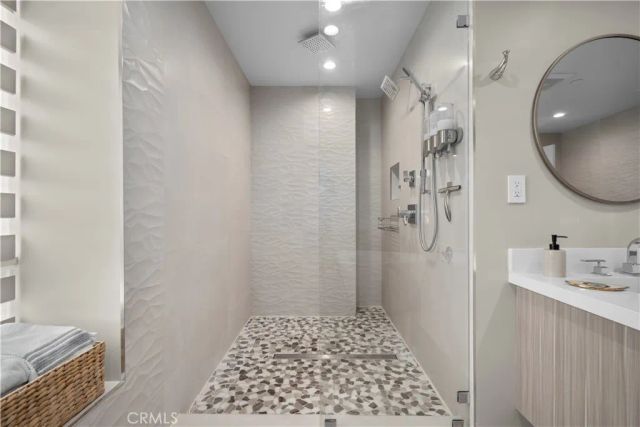 14157 Tiara Street 101, Sherman Oaks, CA 91401