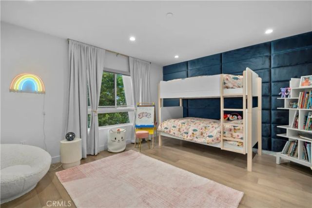 14157 Tiara Street 101, Sherman Oaks, CA 91401