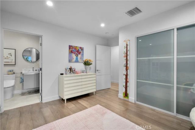 14157 Tiara Street 101, Sherman Oaks, CA 91401