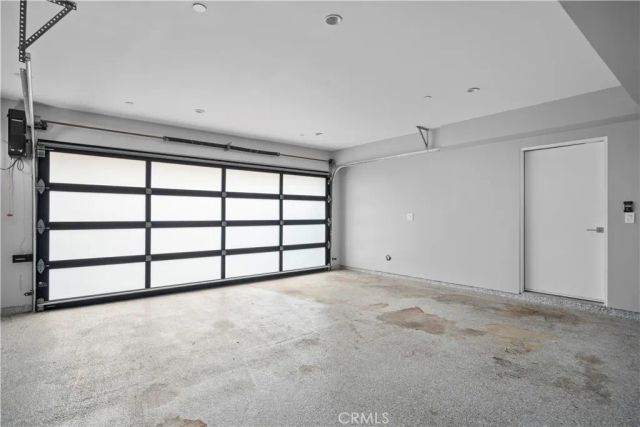 14157 Tiara Street 101, Sherman Oaks, CA 91401