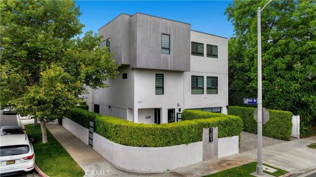 14157 Tiara Street 101, Sherman Oaks, CA 91401