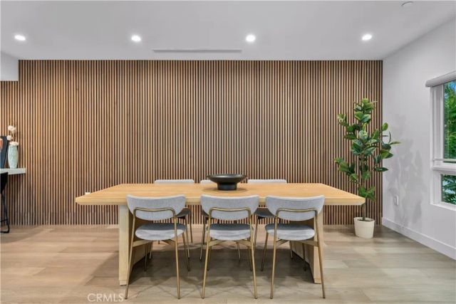 14157 Tiara Street 101, Sherman Oaks, CA 91401