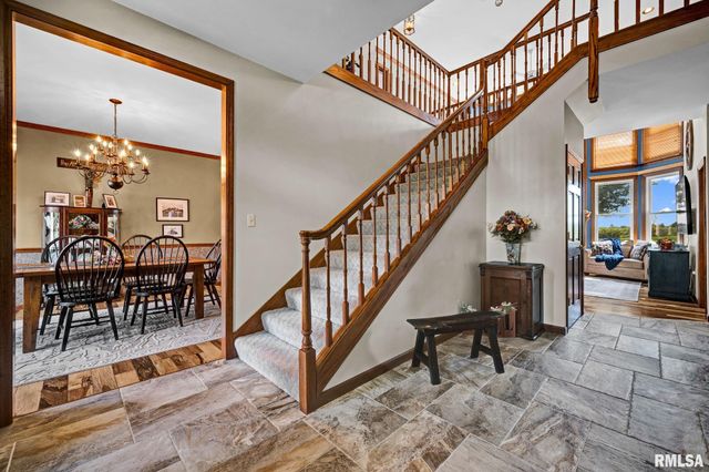 530 Goodsill Drive, East Galesburg, IL 61430