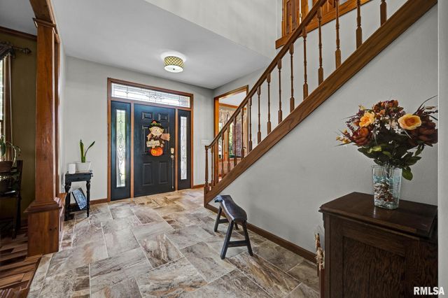 530 Goodsill Drive, East Galesburg, IL 61430