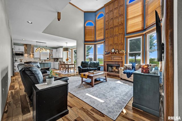 530 Goodsill Drive, East Galesburg, IL 61430