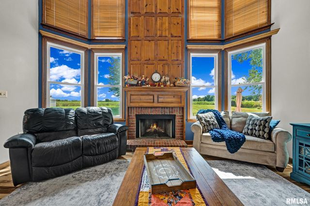 530 Goodsill Drive, East Galesburg, IL 61430