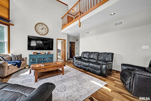 530 Goodsill Drive, East Galesburg, IL 61430