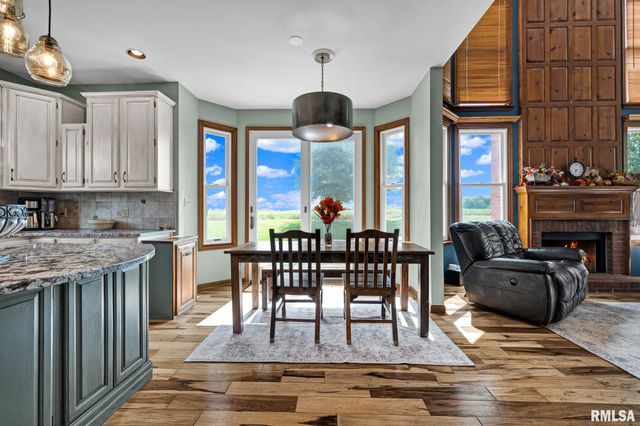 530 Goodsill Drive, East Galesburg, IL 61430