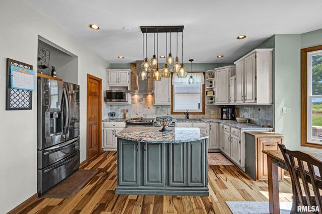 530 Goodsill Drive, East Galesburg, IL 61430