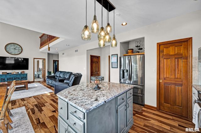 530 Goodsill Drive, East Galesburg, IL 61430