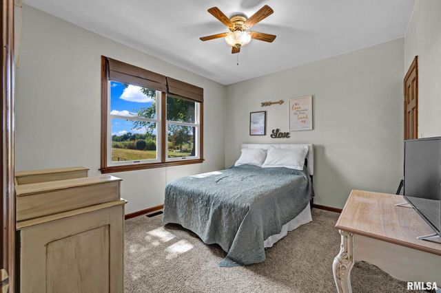 530 Goodsill Drive, East Galesburg, IL 61430