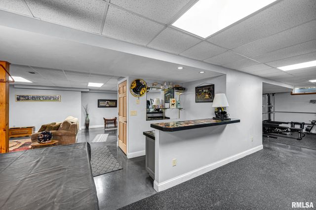 530 Goodsill Drive, East Galesburg, IL 61430