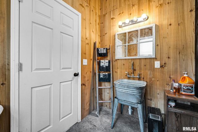 530 Goodsill Drive, East Galesburg, IL 61430