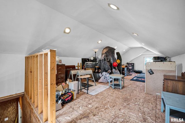 530 Goodsill Drive, East Galesburg, IL 61430