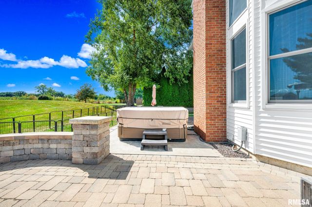 530 Goodsill Drive, East Galesburg, IL 61430