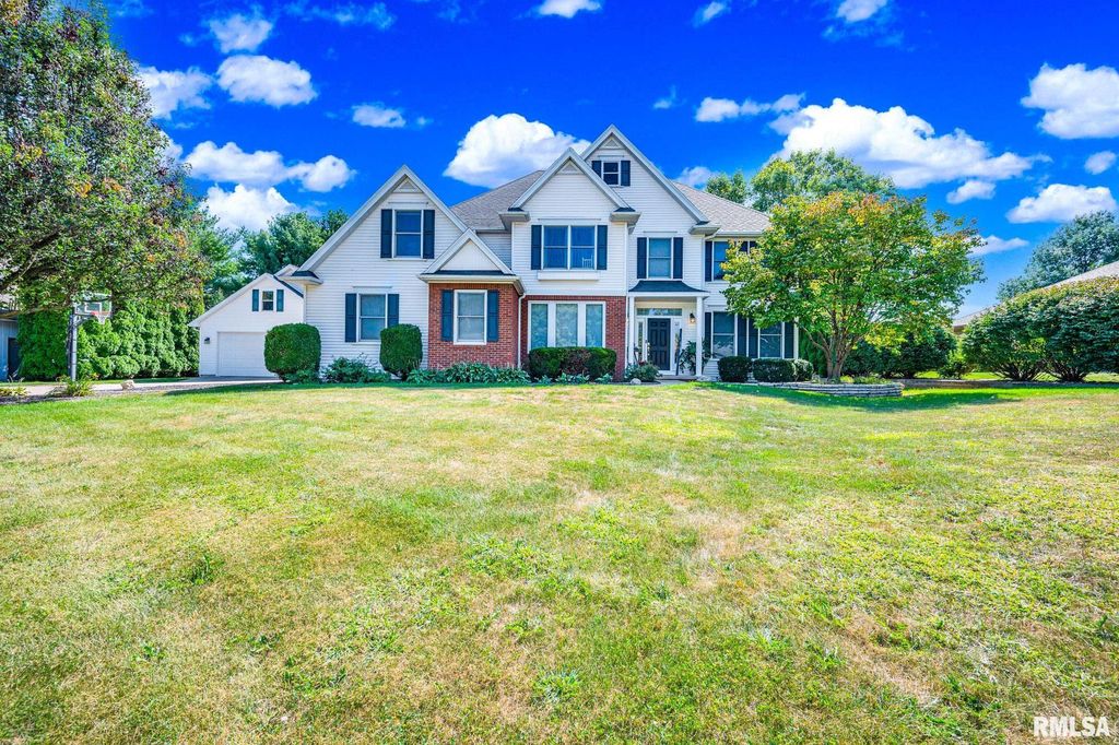 530 Goodsill Drive, East Galesburg, IL 61430