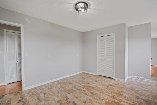 2558 Smith Mountain Lake PKWY, Huddleston, VA 24104