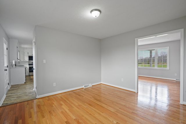 2558 Smith Mountain Lake PKWY, Huddleston, VA 24104