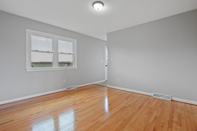 2558 Smith Mountain Lake PKWY, Huddleston, VA 24104