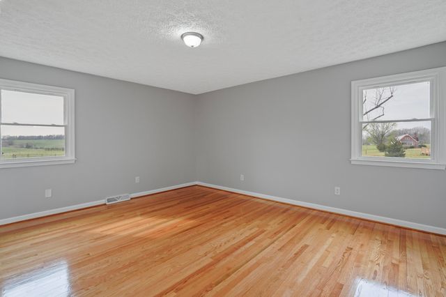 2558 Smith Mountain Lake PKWY, Huddleston, VA 24104