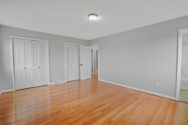 2558 Smith Mountain Lake PKWY, Huddleston, VA 24104