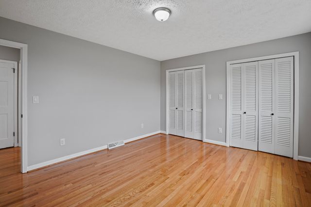 2558 Smith Mountain Lake PKWY, Huddleston, VA 24104