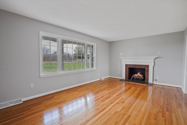 2558 Smith Mountain Lake PKWY, Huddleston, VA 24104
