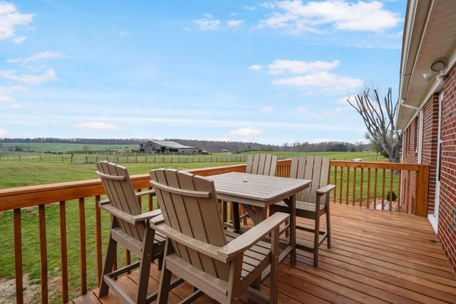 2558 Smith Mountain Lake PKWY, Huddleston, VA 24104