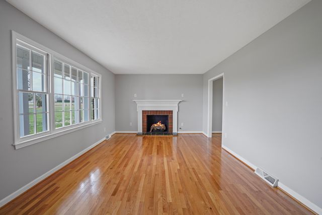 2558 Smith Mountain Lake PKWY, Huddleston, VA 24104
