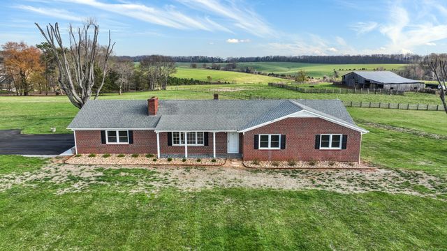 2558 Smith Mountain Lake PKWY, Huddleston, VA 24104