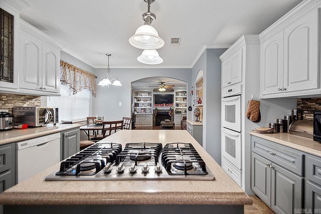 912 W Vine, Sheridan, AR 72150