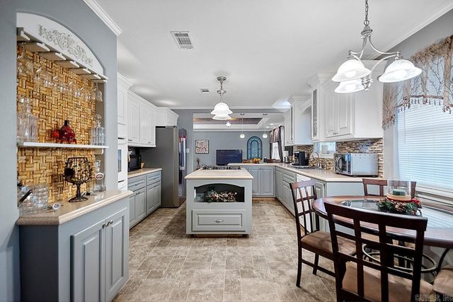 912 W Vine, Sheridan, AR 72150