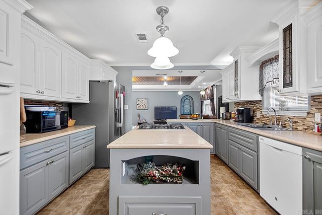 912 W Vine, Sheridan, AR 72150