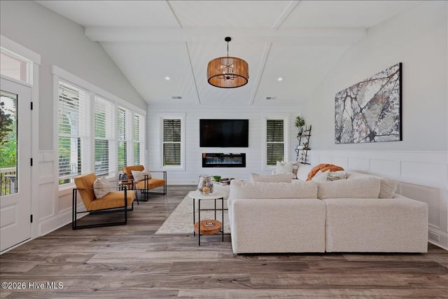 326 NE 55th Street, Oak Island, NC 28465