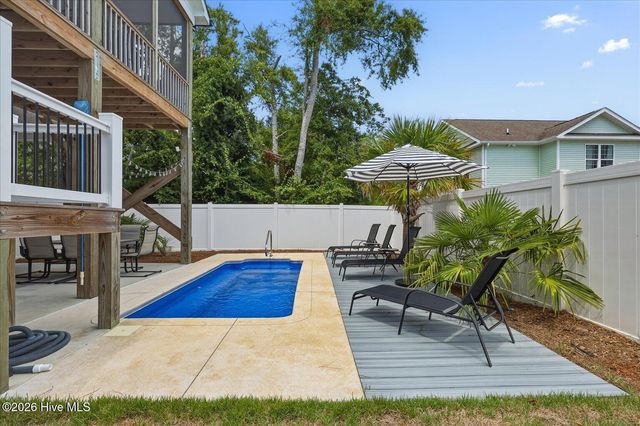 326 NE 55th Street, Oak Island, NC 28465